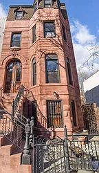 697 Jefferson Avenue in Stuyvesant Heights