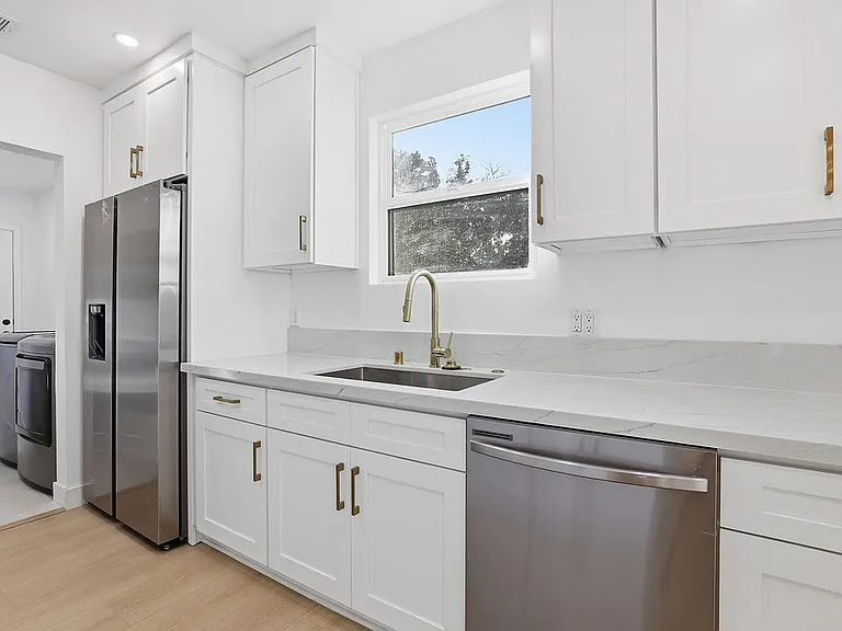1722 Bel Aire Dr — Photo 7