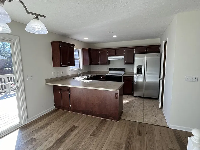 1127 Fitzpatrick Rd — Photo 4