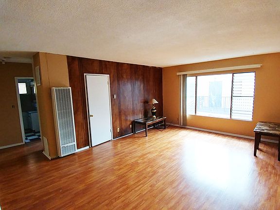 3rd image of 4106 Rosewood Ave APT 11