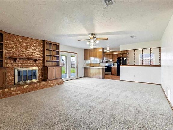 5th image of 107 SE Tattershall Way