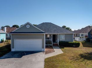 718 Settlers Ln, Kure Beach, NC 28449