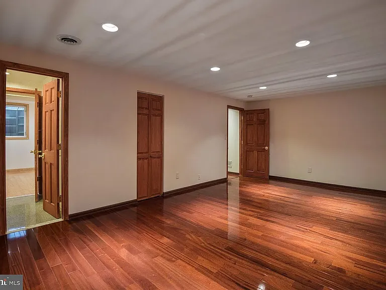 9321 Bentridge Ave — Photo 41