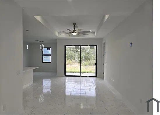 3 bed, 1562 sqft, $2,200 — Photo 2