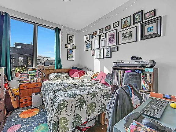 3rd image of 252 Melrose St #5F