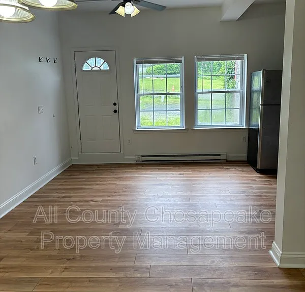 1011 Main St #B — Photo 4