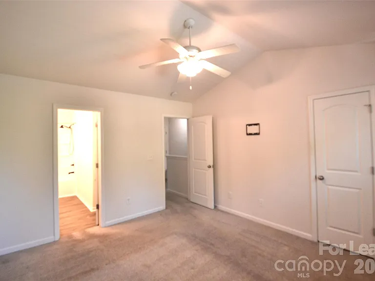 843 Plaza Walk Dr — Photo 24
