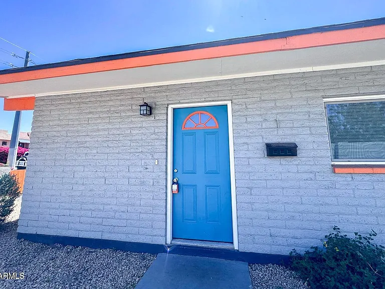 1118 S McClintock Dr #1 — Photo 24