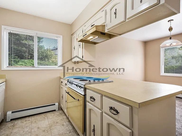 2432 & 2433 E Stowe Ct — Photo 32