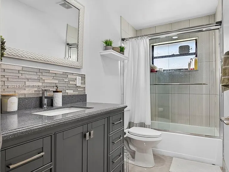 100 Miramar Ave — Photo 14