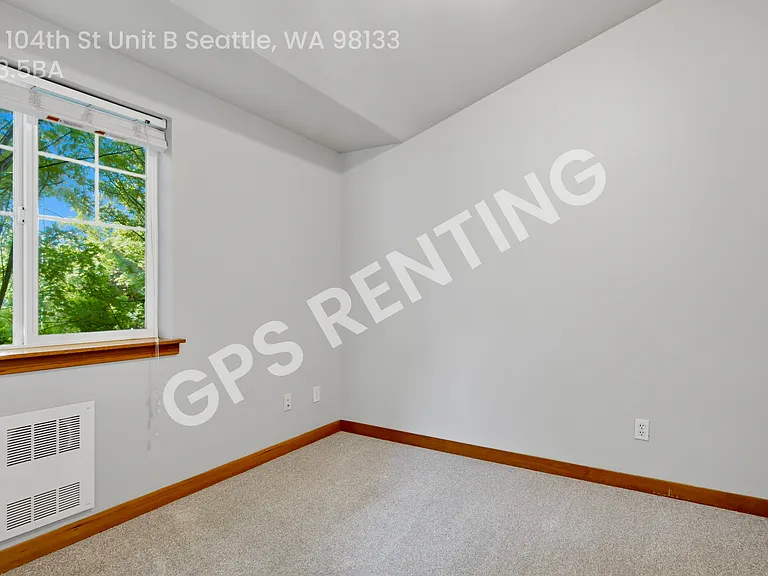 118 N 104th St #B — Photo 8