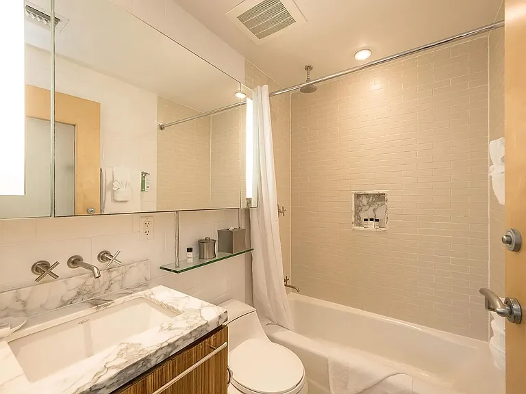 1401 Simonton St #1401/20 — Photo 7