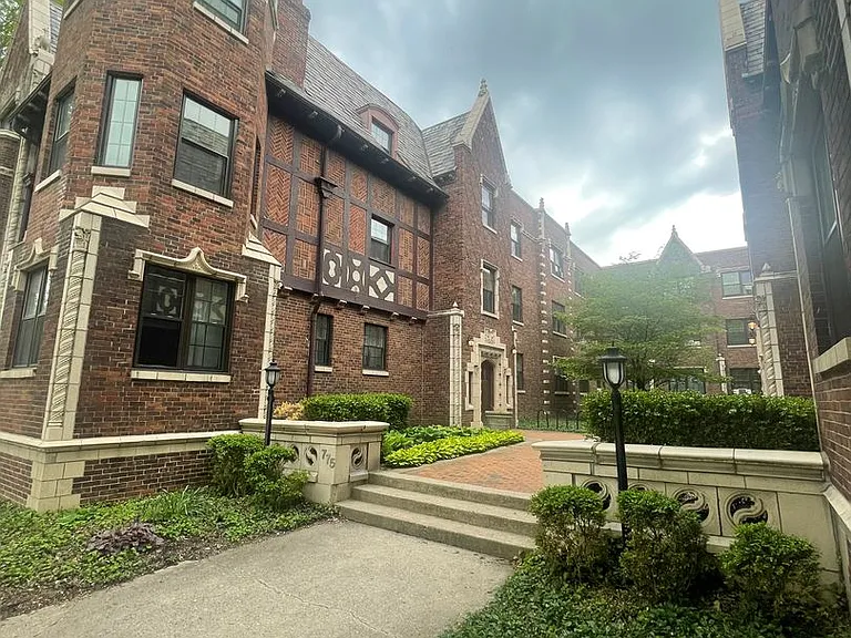 775 E. Broad St — Photo 84