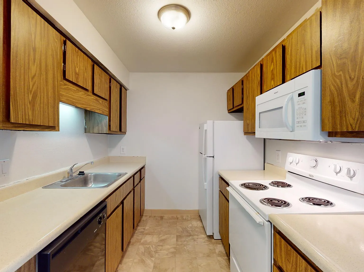 Mallard Cove Apartments — Photo 4