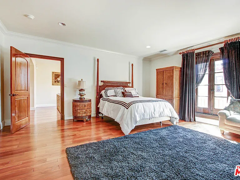 725 N Foothill Rd — Photo 28