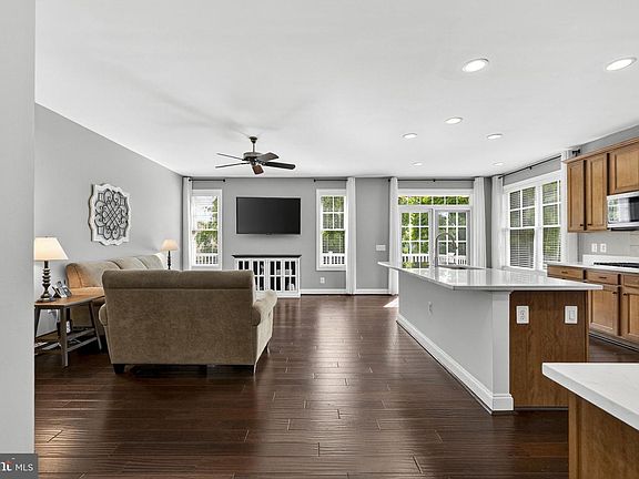 5th image of 109 Tutelo Ln