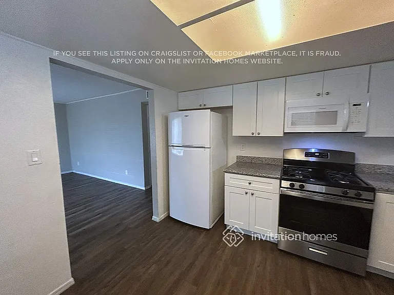 4408 N 90th Dr — Photo 6