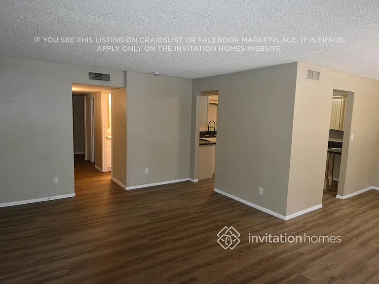 2301 W Waltann Ln — Photo 3