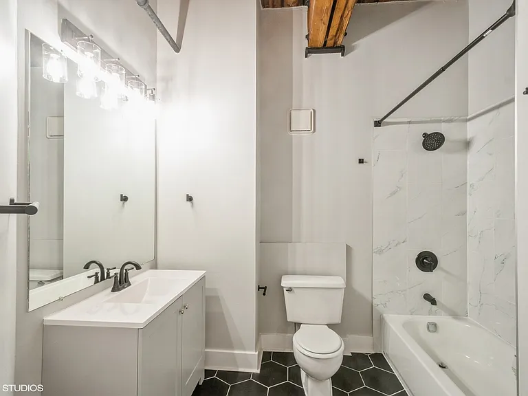 225 W Huron St #316 — Photo 10