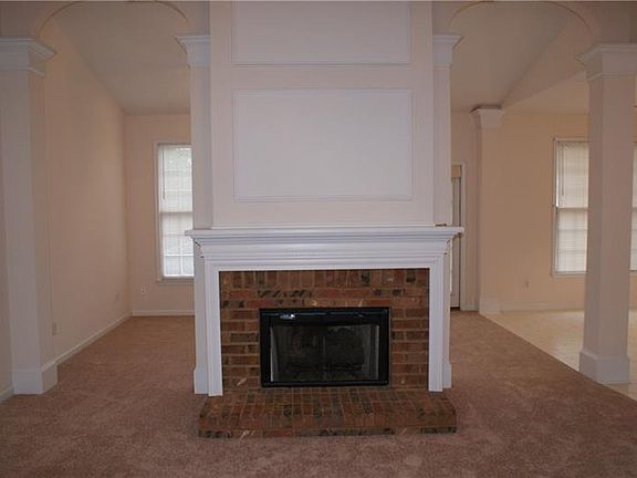 4th image of 812 Tanners Point Dr