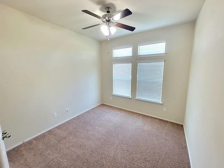 4805 Mohawk Dr — Photo 16