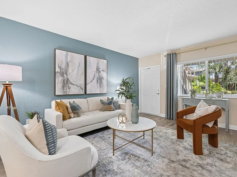 Vetra Indian Harbour Beach — Photo 1
