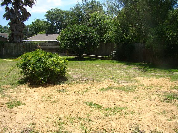 4th image of 2405 Avenue B