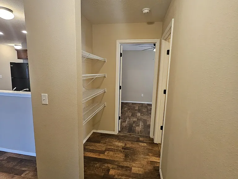 554 Welch St — Photo 8