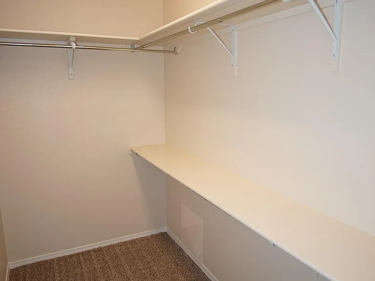 2136 William Caples St — Photo 16