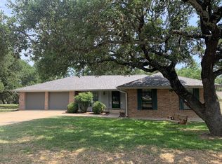 3 Commodore Dr, Morgans Pt Resort, TX 76513