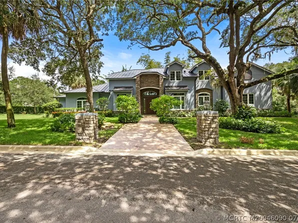2 Summer Ln, Sewalls Point, FL 34996