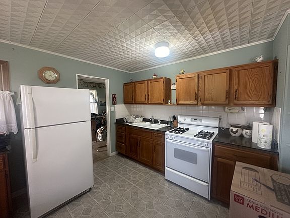 3rd image of 3462 Delmar Ave