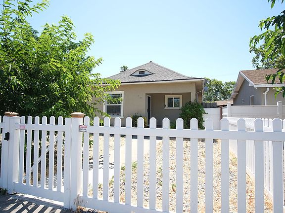 2nd image of 810 E Olive Ave