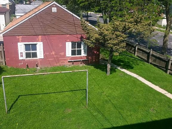 2nd image of 4705 W Dakota St