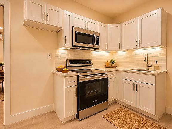 3rd image of 431 Warwick St #3A