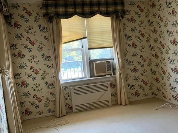 162-41 Powells Cove Boulevard image 10 of 12