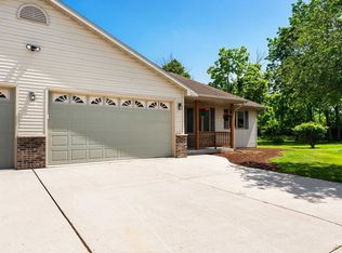 3707 Limestone Ct, Sheboygan, WI 53083