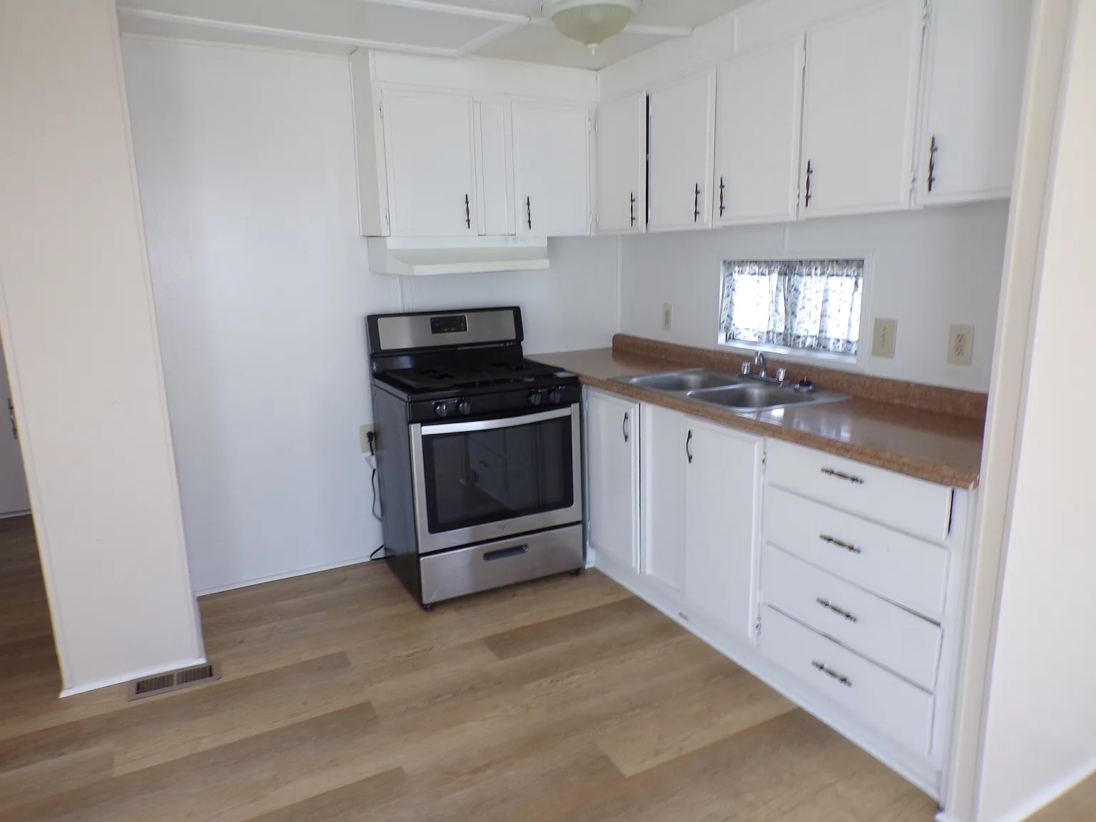 1 bed, 576 sqft, $1,395 — Photo 4