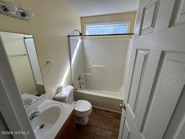 4372 Ritz Cir — Photo 8