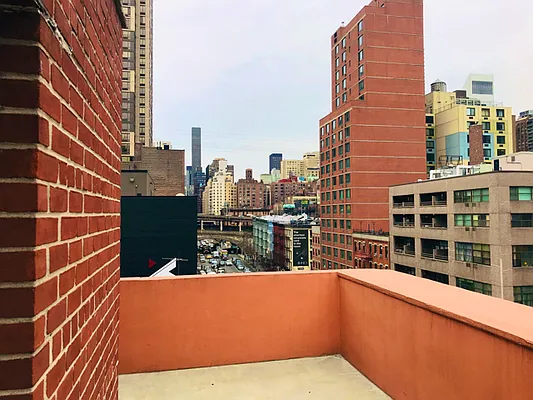 Rented by Roberto Guilbet, LREB | media 15