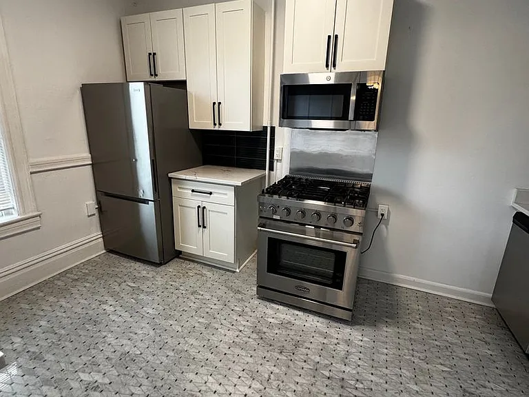 4901 Friendship Ave. — Photo 53