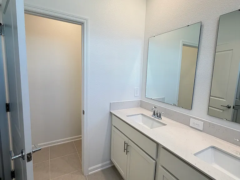 4700 Millenia Blvd — Photo 28