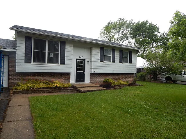 217 Cedarwood Ave photo 1