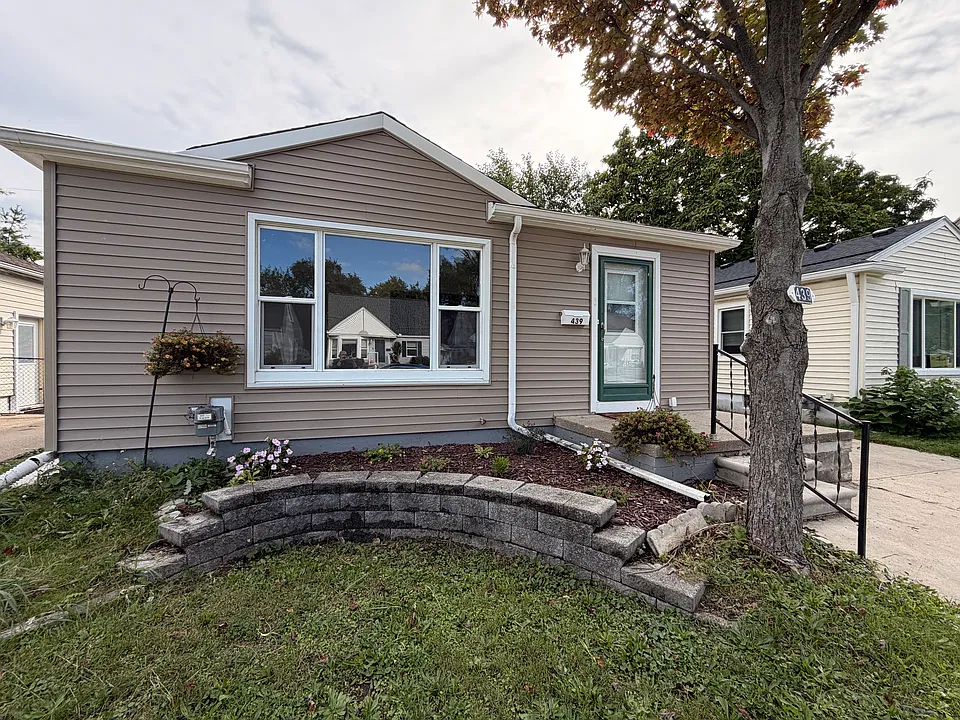 439 W Brockton Ave