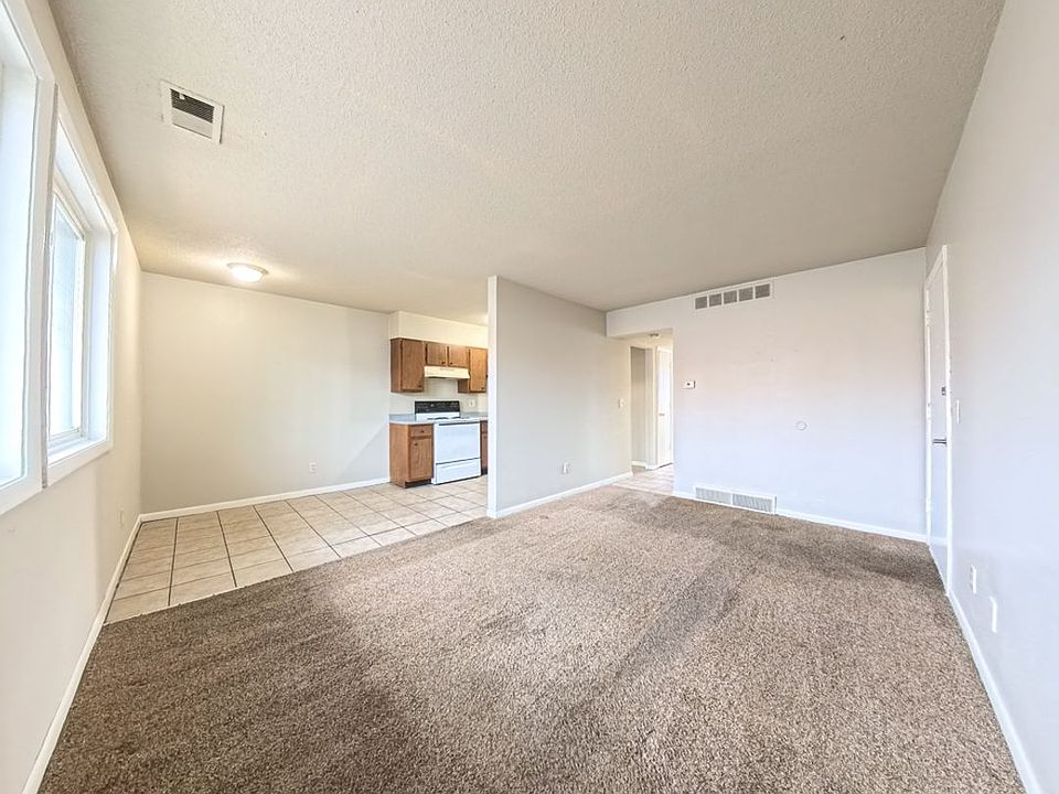 1st image of 900 Elder Ln APT 3