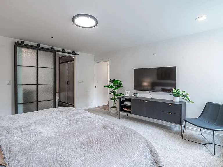 48 W Broadway S #407 — Photo 15