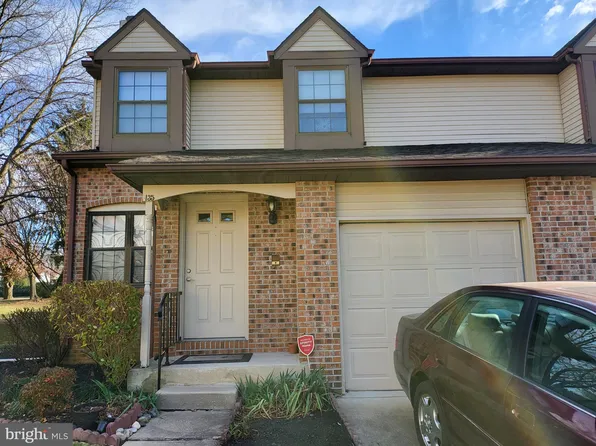 135 Greensward Ln, Cherry Hill, NJ 08002