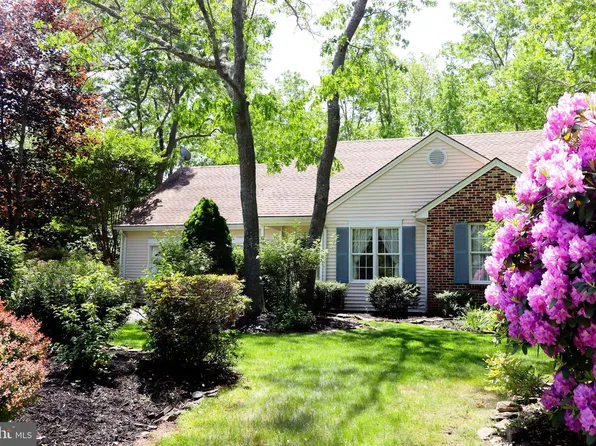45 Capstan Ave, Manahawkin, NJ 08050