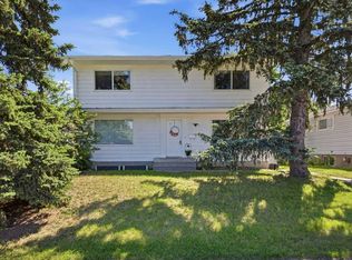2812 W 19th St NW, Calgary, AB T2M 3V8