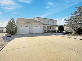 327 Tide Pond Rd, Mantoloking, NJ 08738